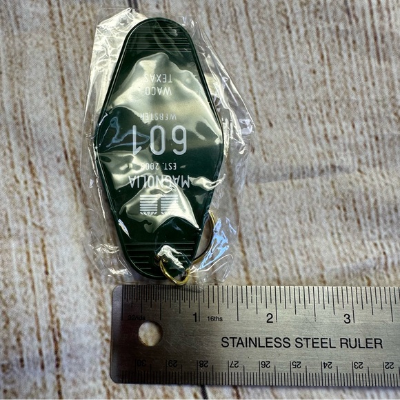 Magnolia Silos green retro style key tag - Picture 5 of 7